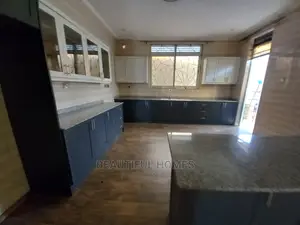 Furnished 6bdrm Mansion in Kira Corporate, Central Division for Sale