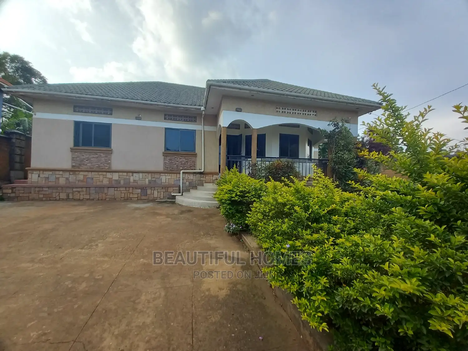 Furnished 4bdrm House in Kira Mulawa for Sale