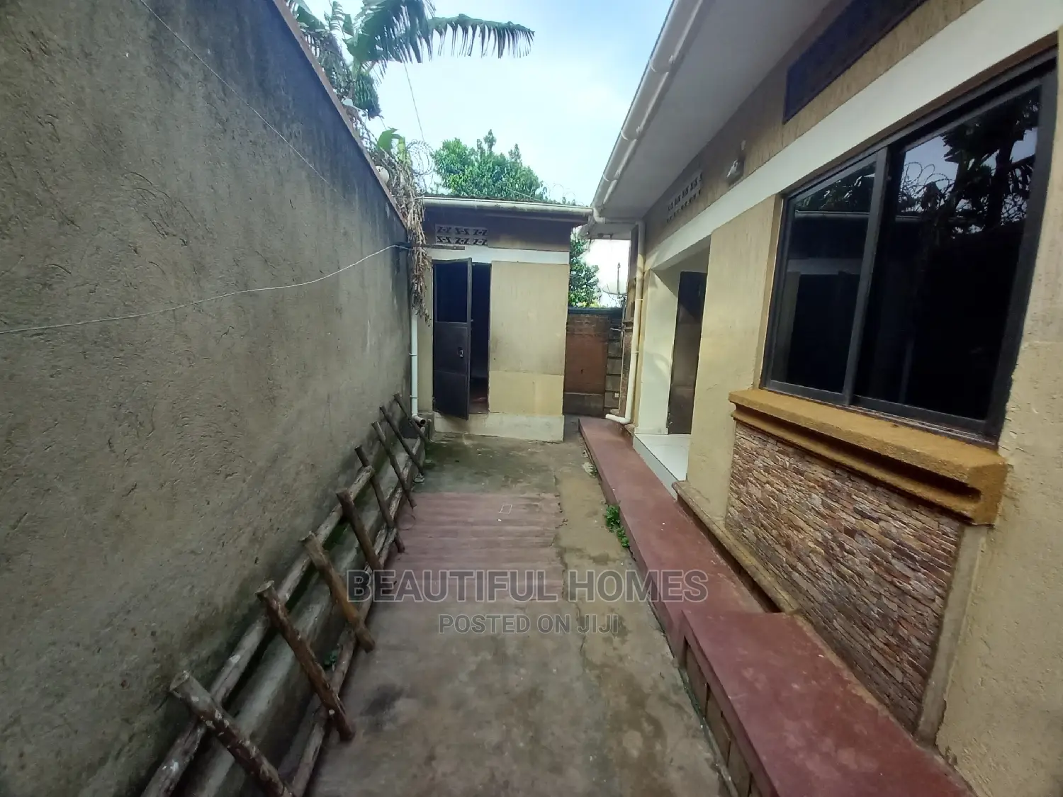 Furnished 4bdrm House in Kira Mulawa for Sale