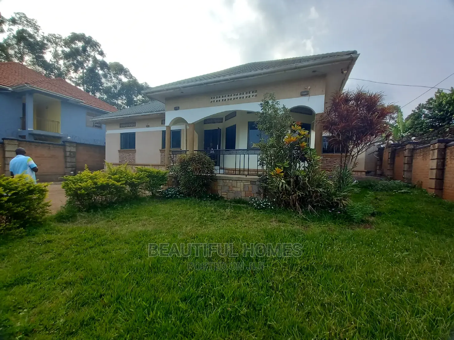 Furnished 4bdrm House in Kira Wealthy Estate for Sale