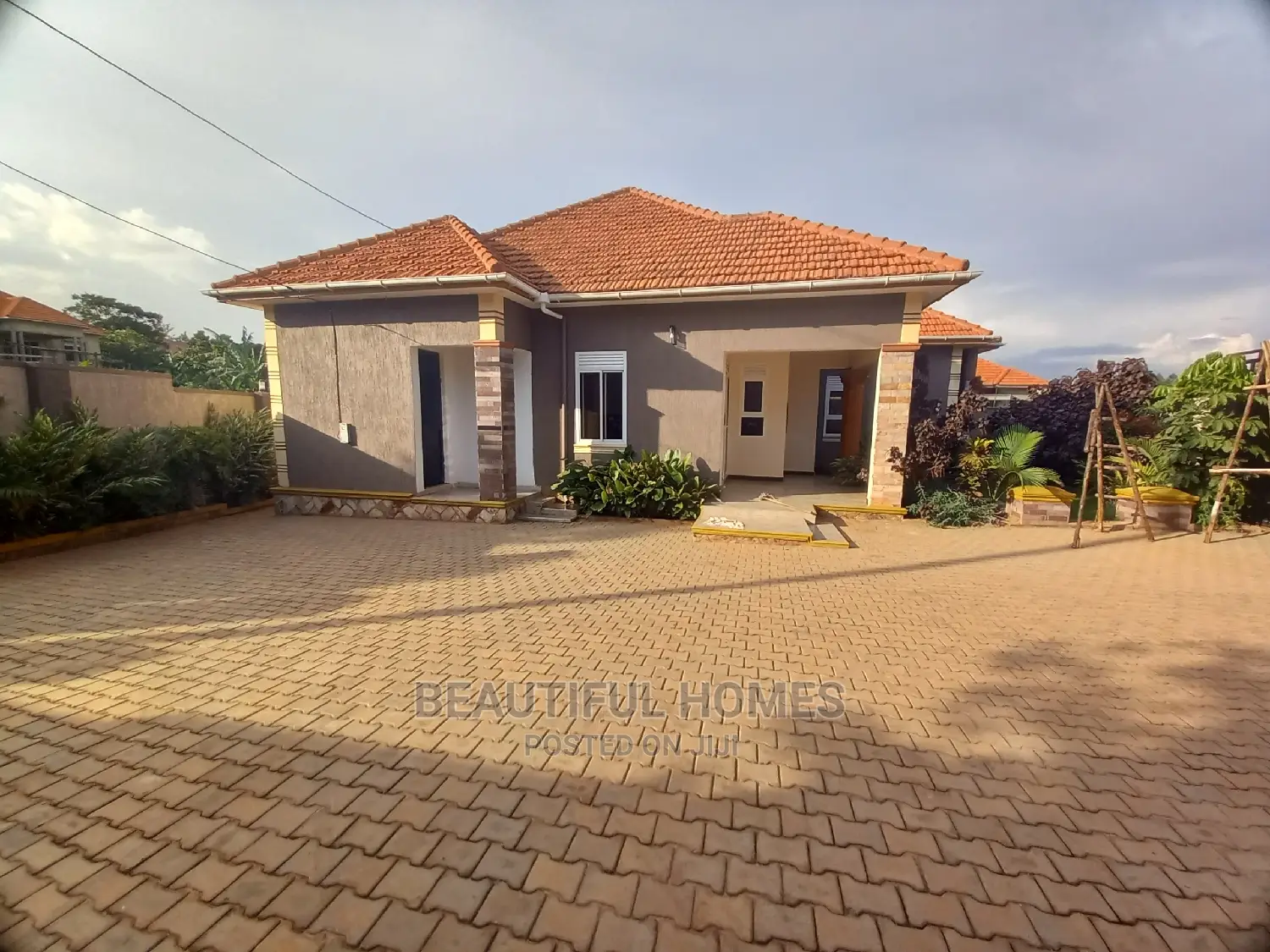 Furnished 4bdrm Bungalow in Kira Mamerito Road for Sale