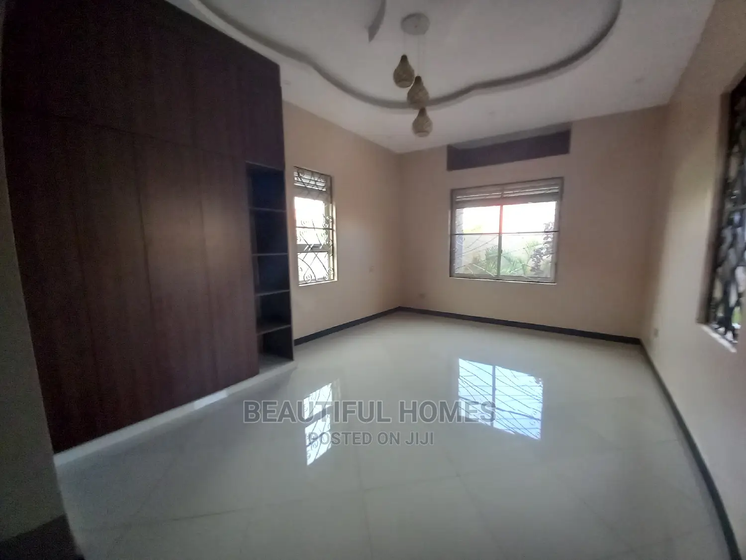 Furnished 4bdrm Bungalow in Kira Mamerito Road for Sale