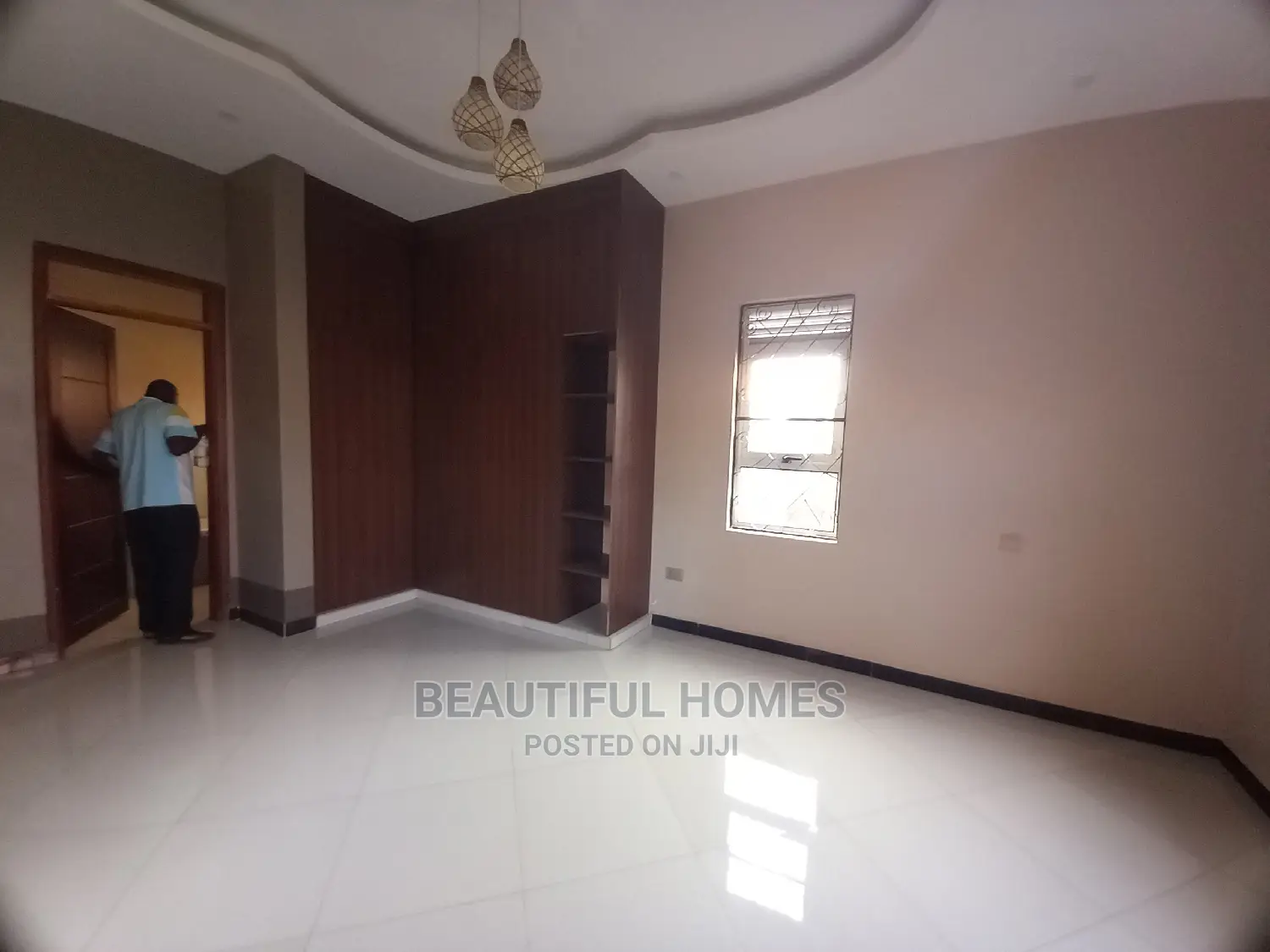 Furnished 4bdrm Bungalow in Kira Mamerito Road for Sale