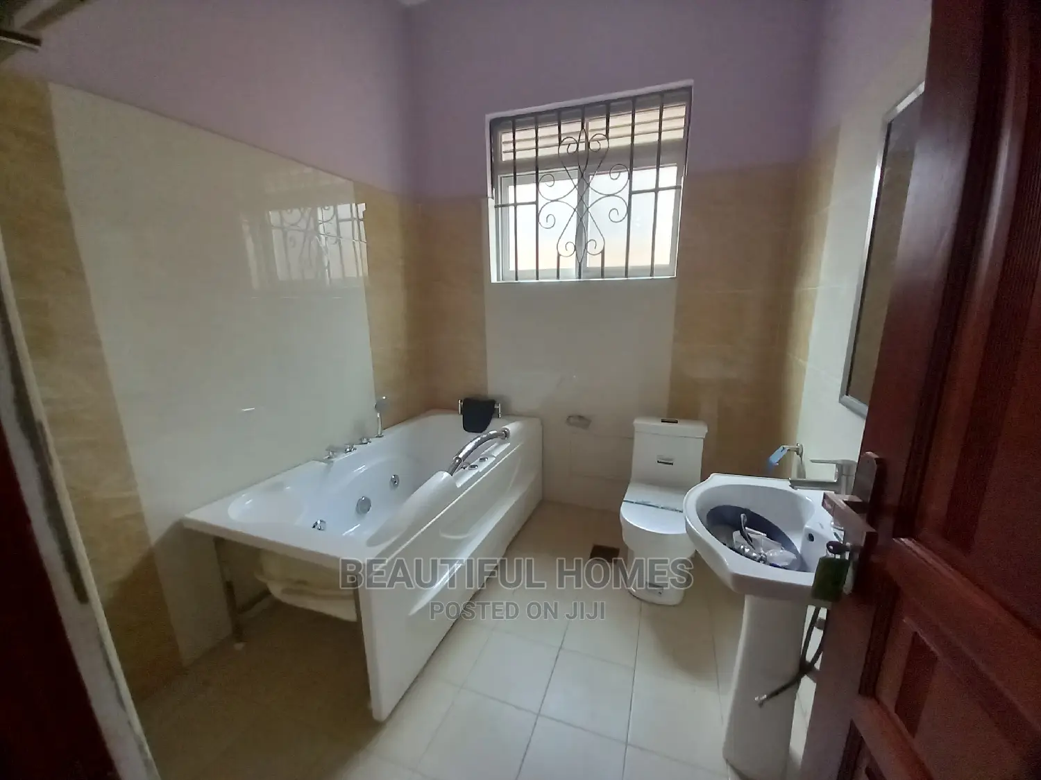 Furnished 4bdrm House in Kira Rich for Sale