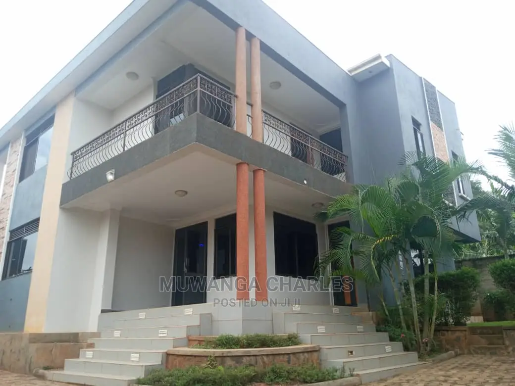 5bdrm Duplex in Fs Properties Ltd, Central Division for Sale