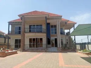 5bdrm Duplex in Fs Properties Ltd, Central Division for Sale