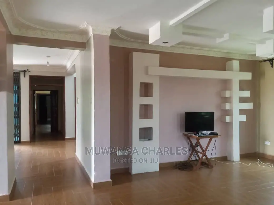 5bdrm Duplex in Fs Properties Ltd, Central Division for Sale