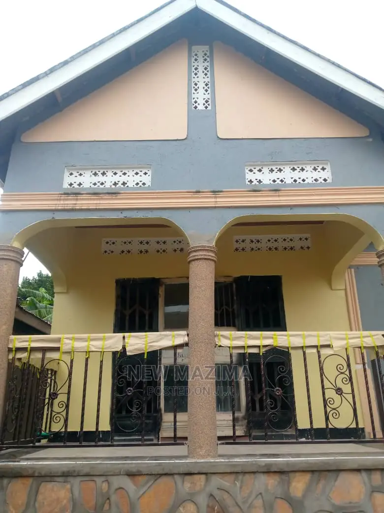 3bdrm House in Nansana Town, Division a for Sale