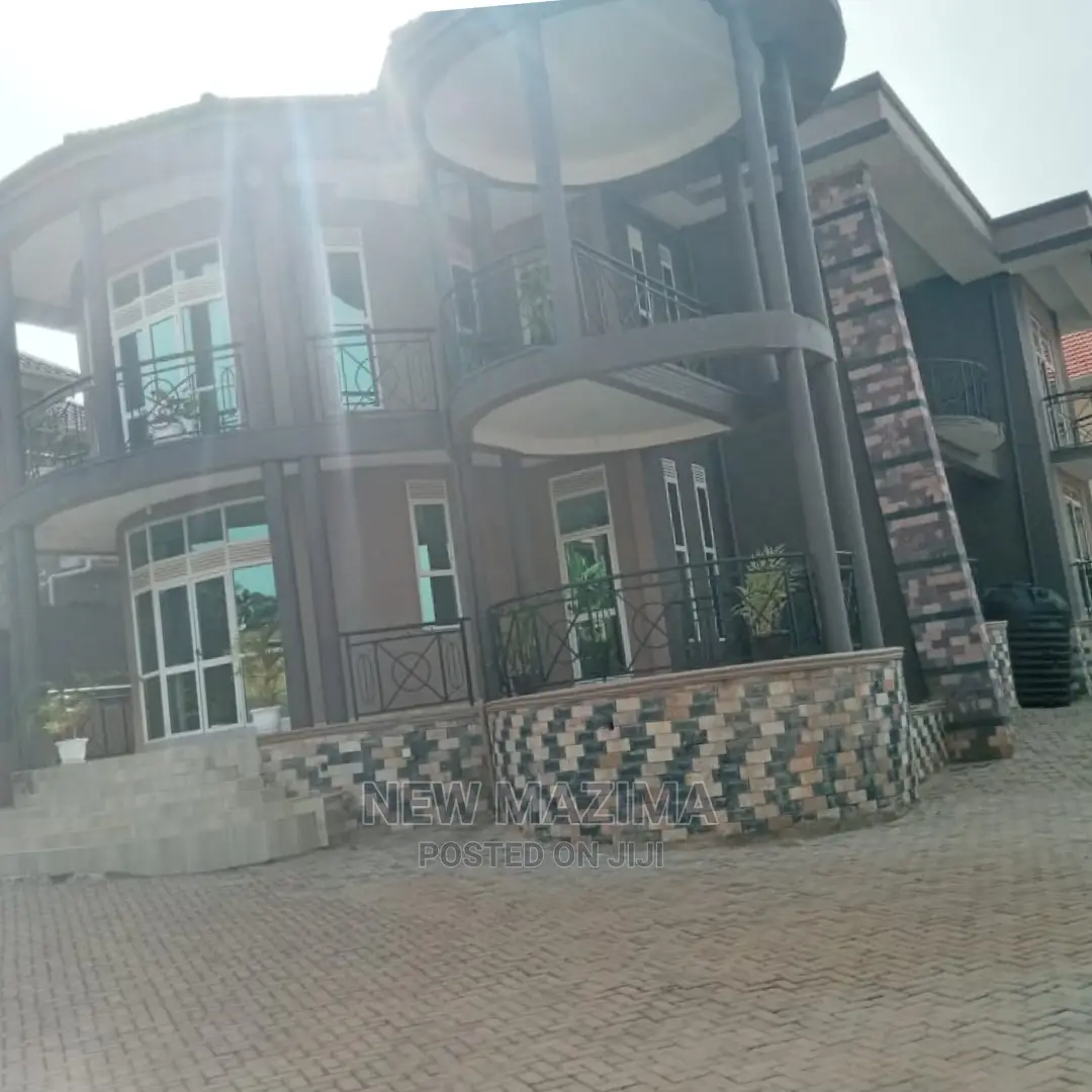 5bdrm Maisonette in Buziga Heights, Division a for Sale