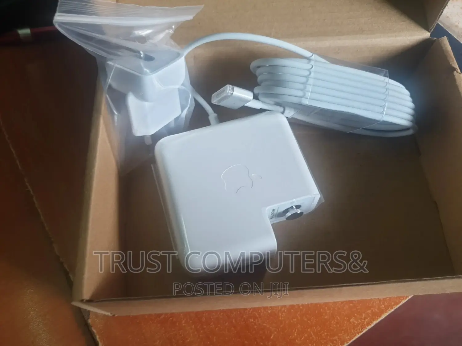 Apple Macsaf,Adapter 65w, 85w, 45w Letina Letina