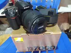 Nikon D7000 With 18-105mm VR Lens