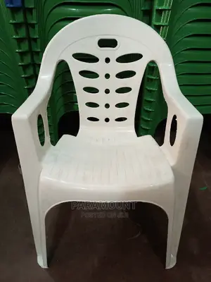 Plastic Chairs With Arms