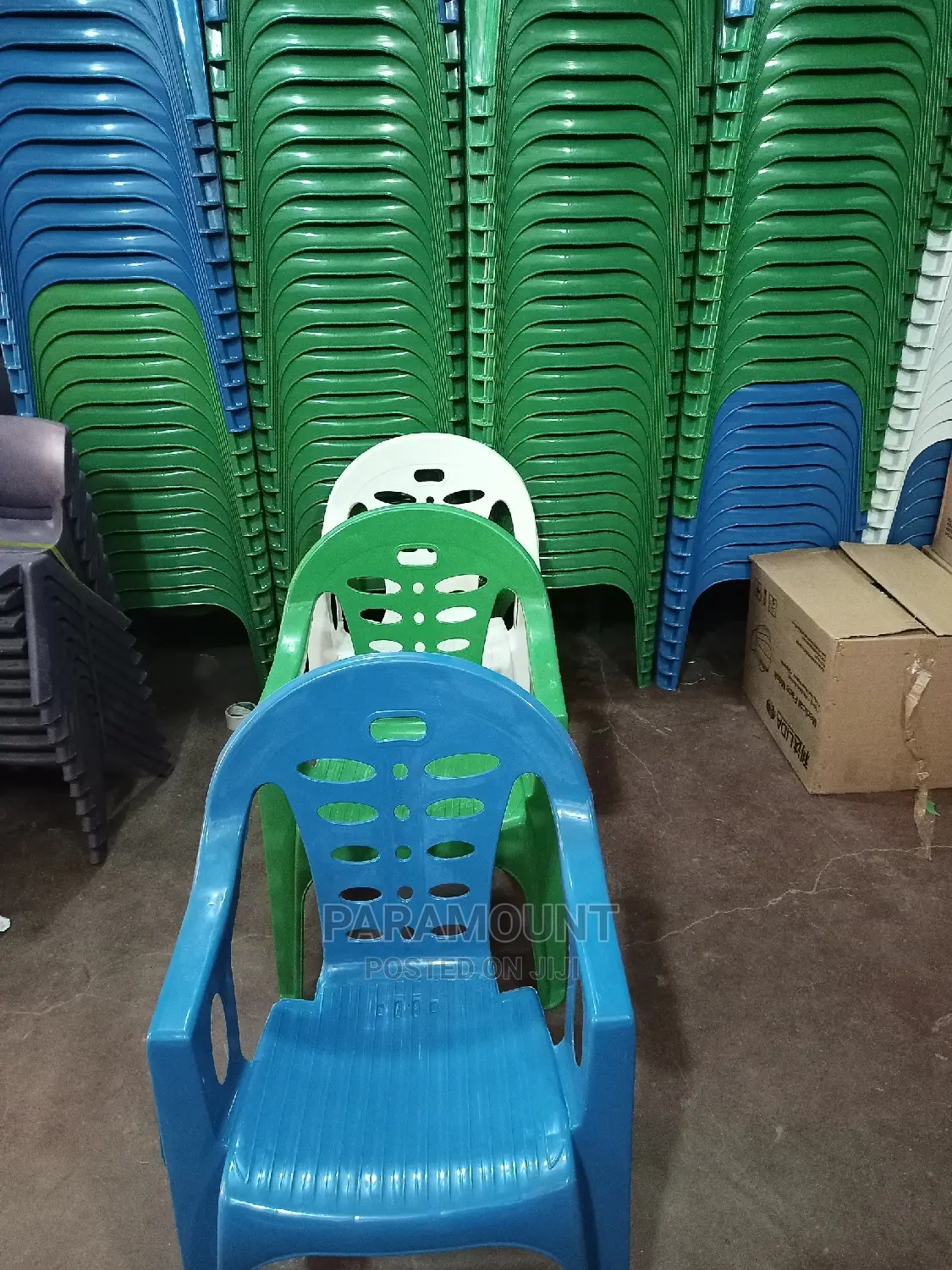 Plastic Chairs With Arms