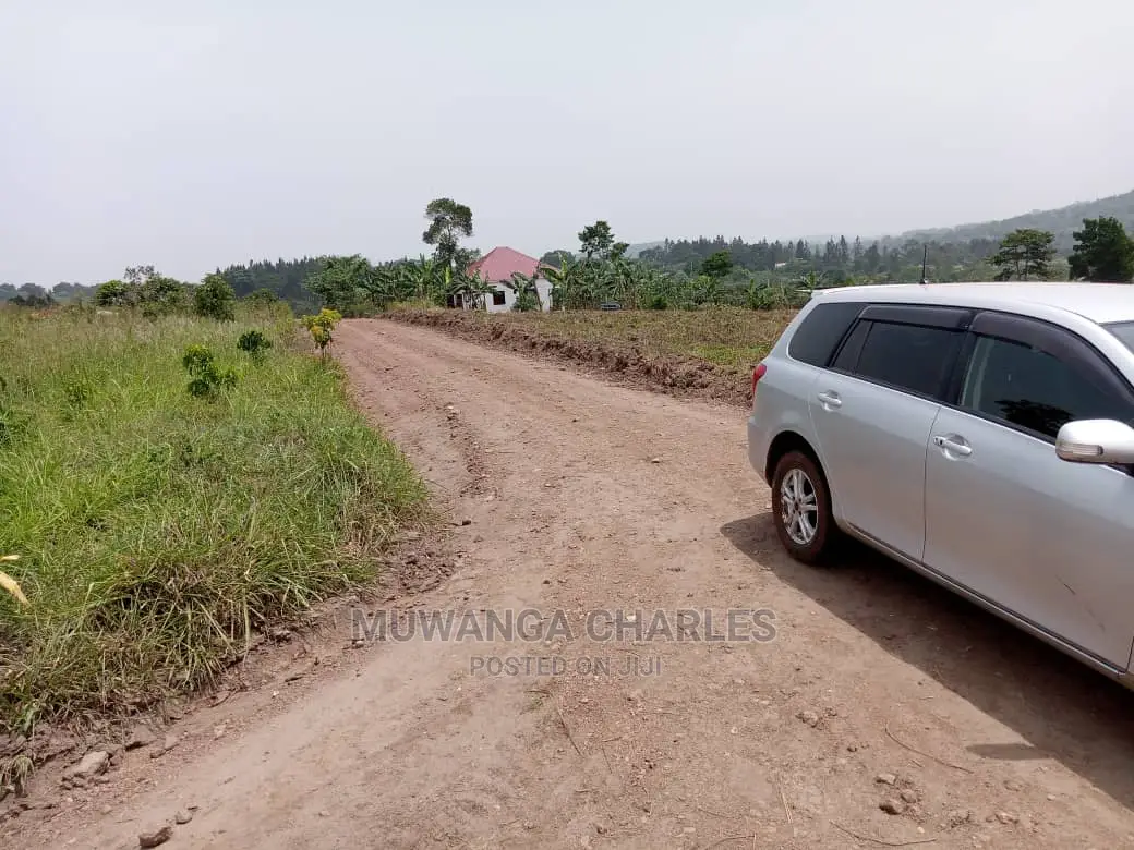 100x100ft Plot of Land for Sale in Kira Nsasa