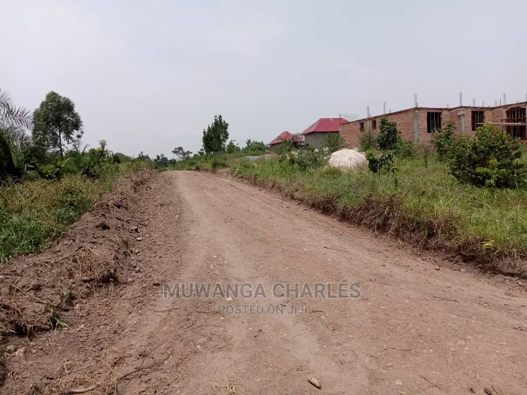 100x100ft Plot of Land for Sale in Kira Nsasa