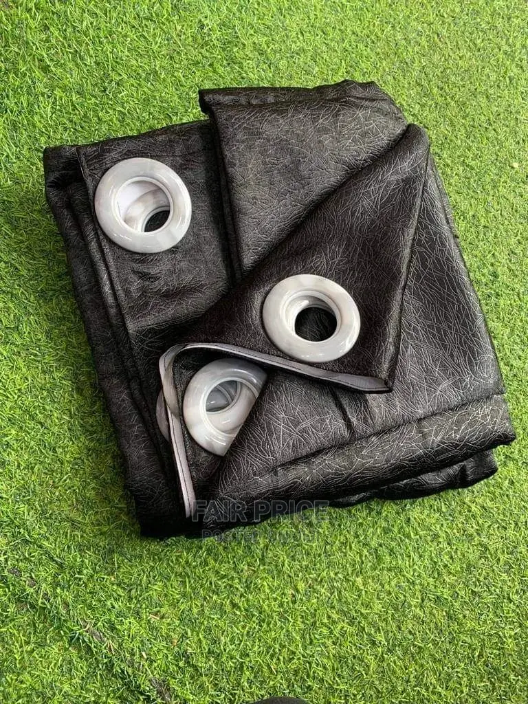 Pair Cartains (Black)
