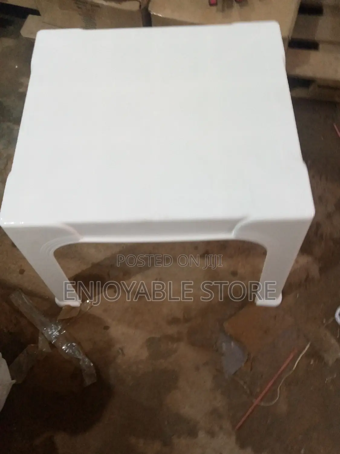 Plastic Medium Table