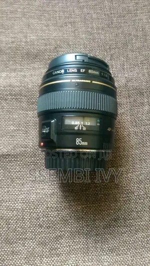 CANON 85mm Lens