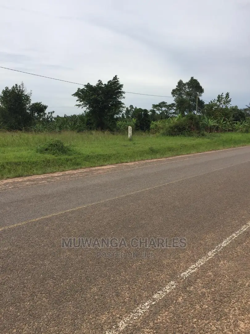 5acres for Sale at Kulule Bombo