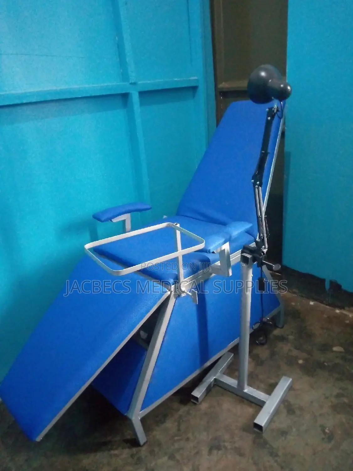 Dental Chair Blue Colour With Lamp