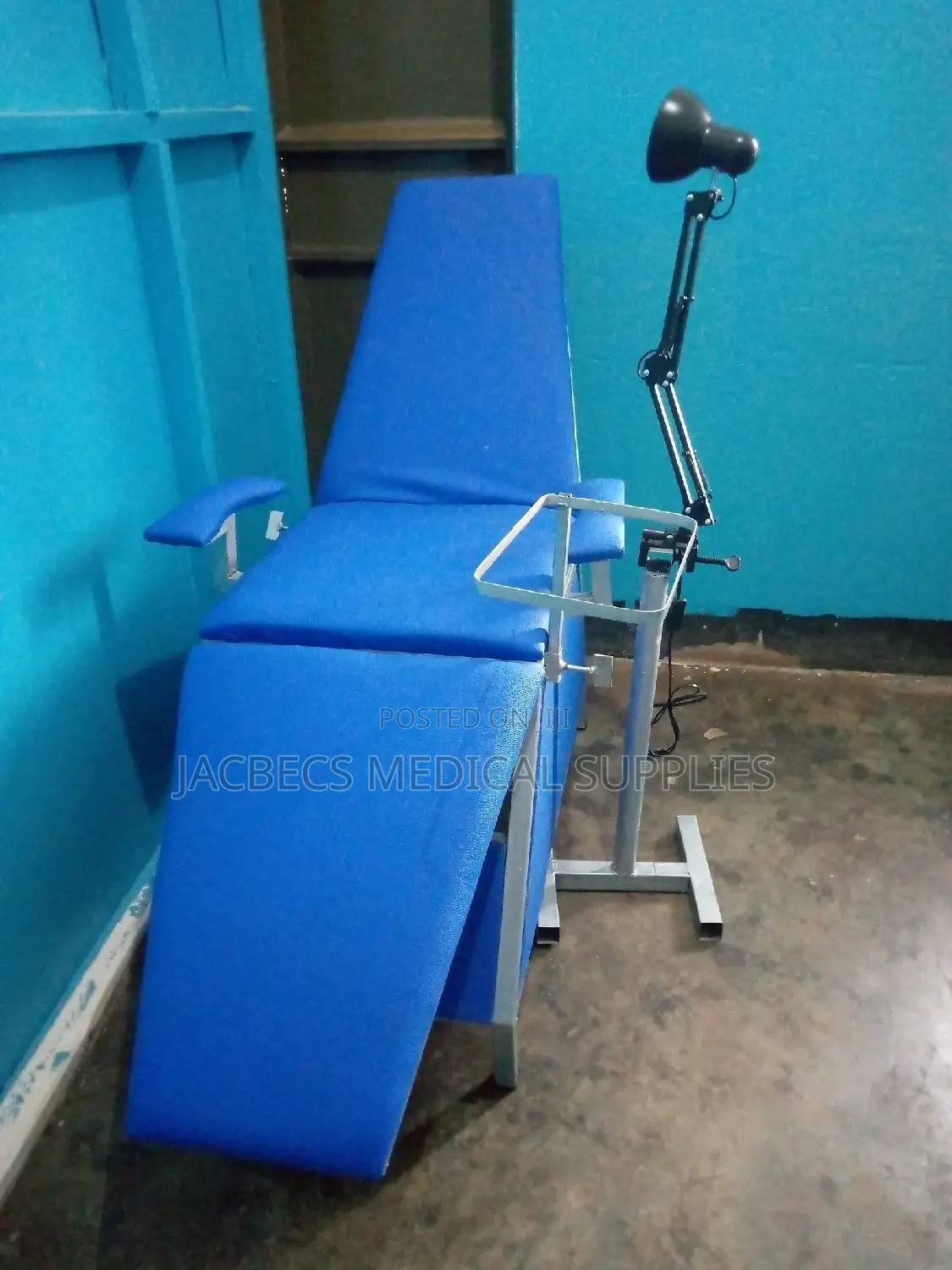 Dental Chair Blue Colour With Lamp