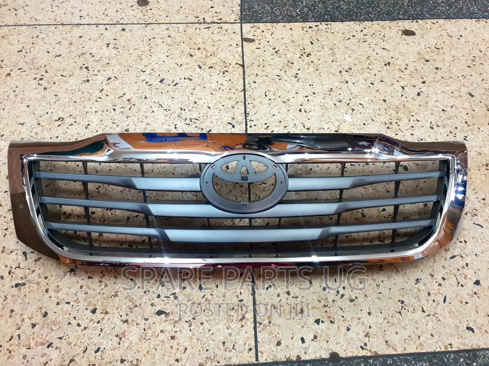 Hilux Vigo 2012 - 2015 Grille