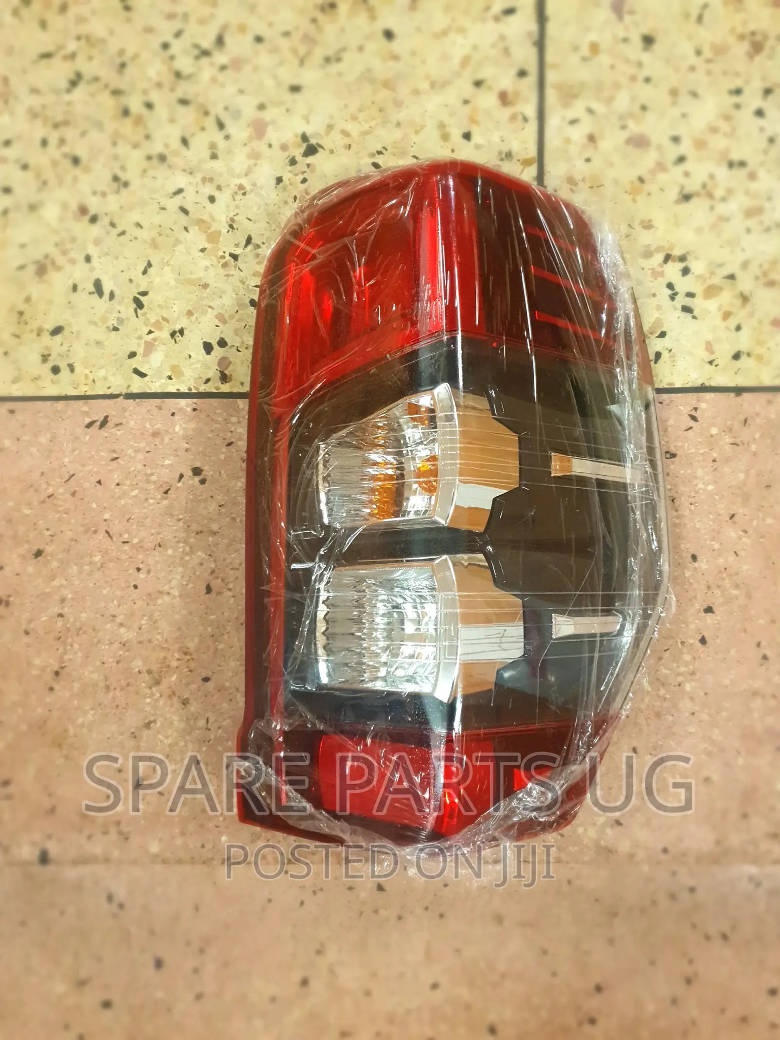 Mitsubishi L200 2019 - 2021 Taillight