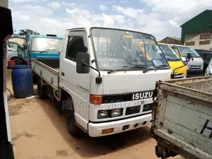 ISUZU Elf Truck 1.5cc