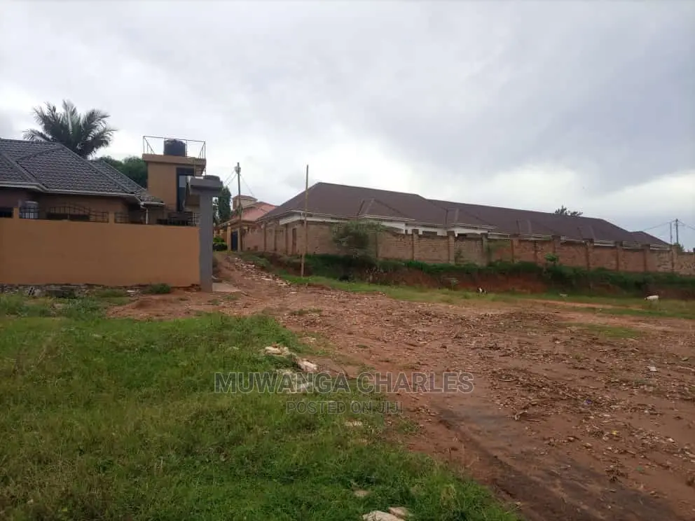 100x50ft Plot of Land for Sale at Buwate