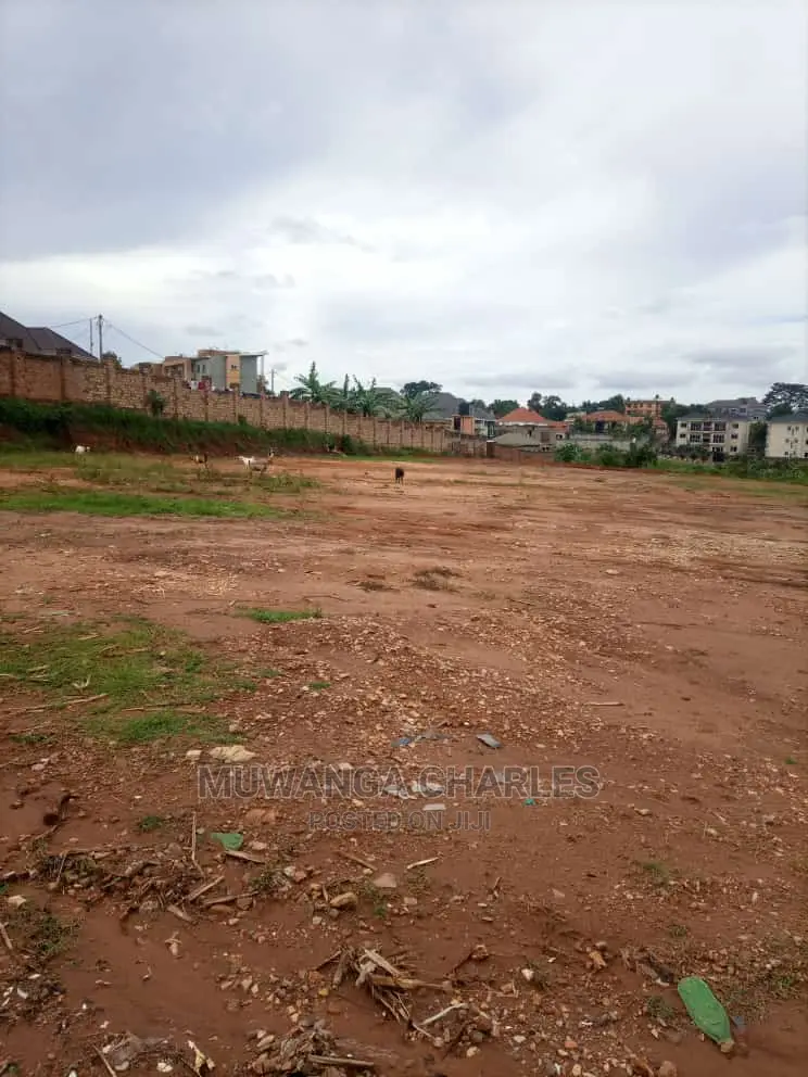 100x50ft Plot of Land for Sale at Buwate