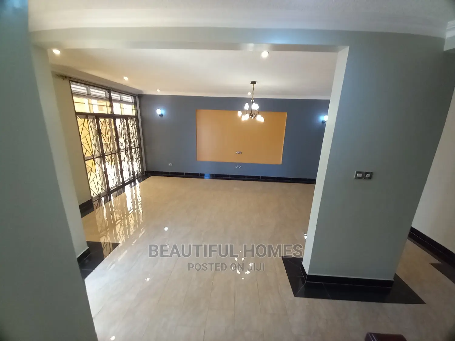 Furnished 6bdrm Mansion in Kira Corporate Zone for Sale