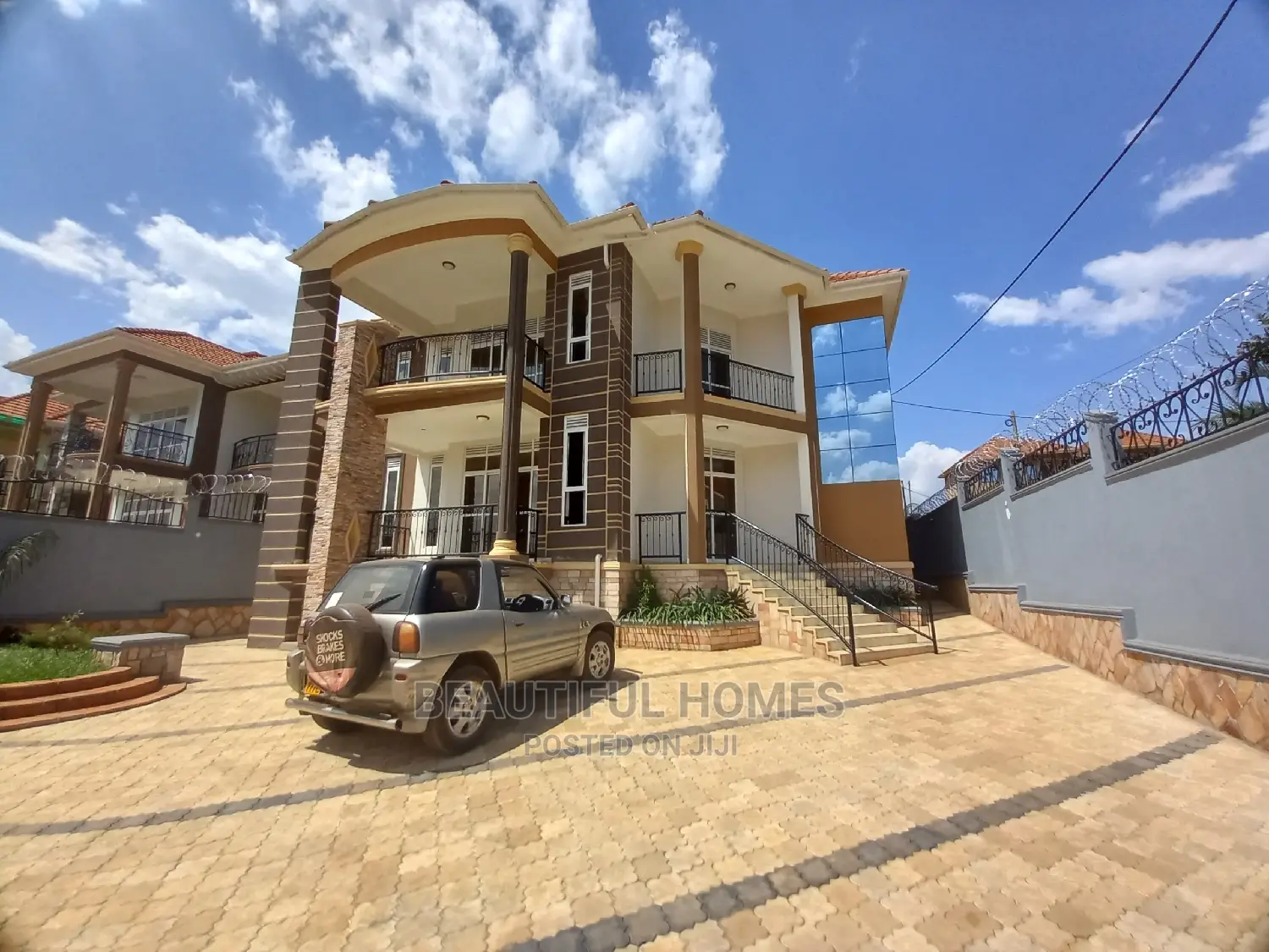 Furnished 6bdrm Mansion in Kira Corporate Zone for Sale