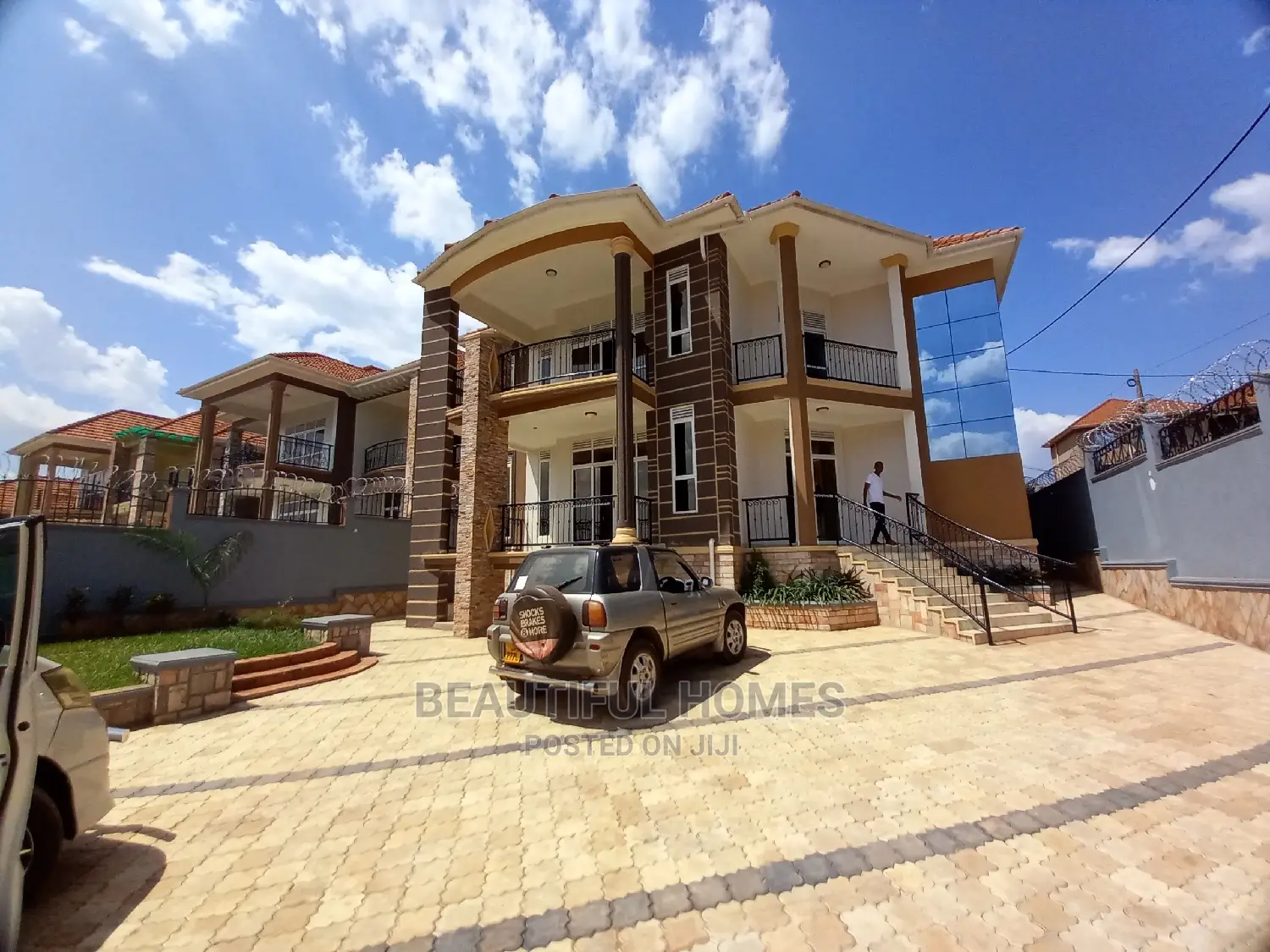 Furnished 6bdrm Duplex in Kira Tarmacked for Sale