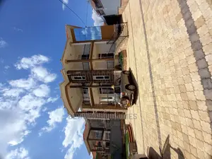 Furnished 6bdrm Duplex in Kira Tarmacked for Sale