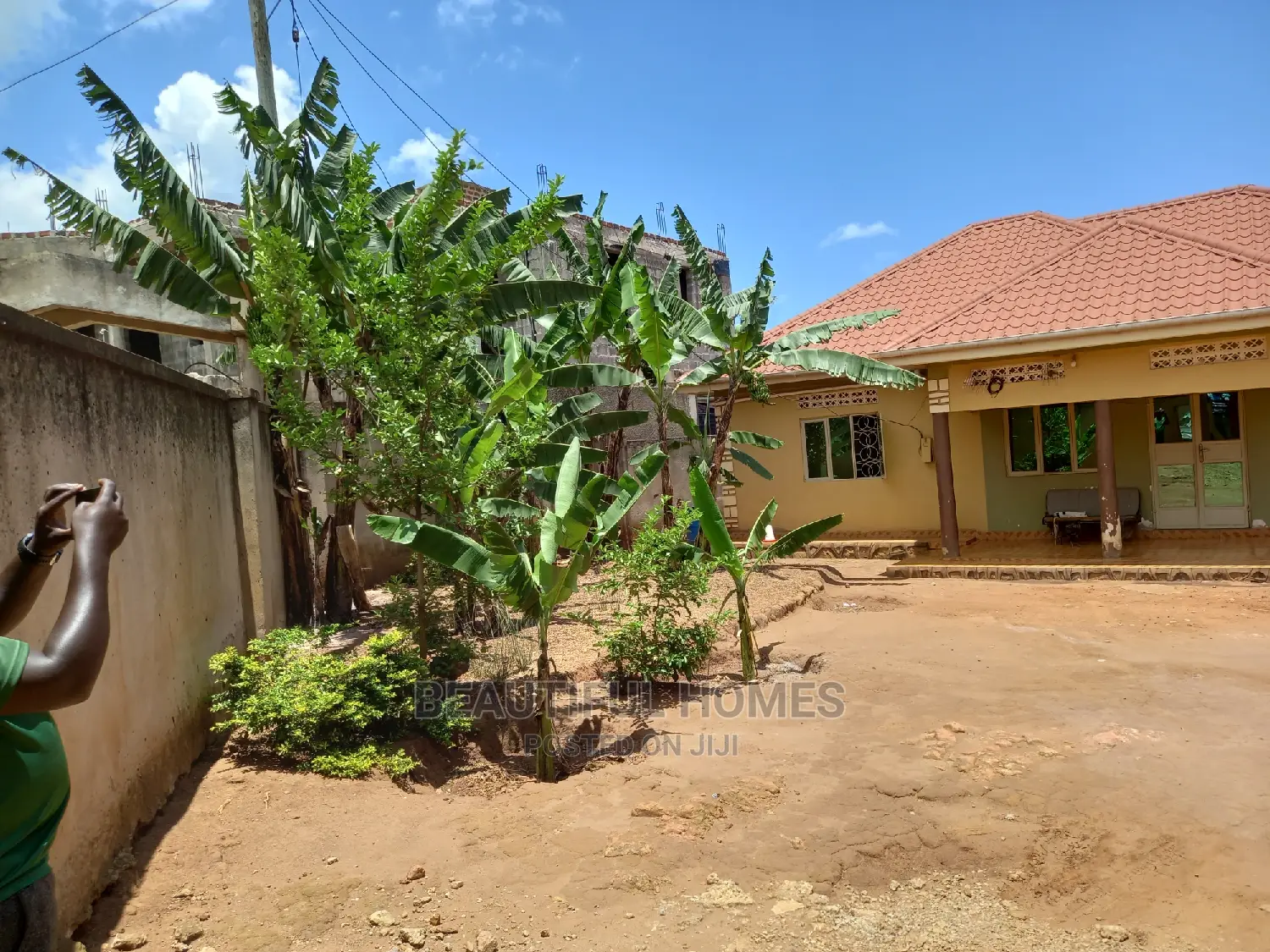 3bdrm Bungalow in Kirinya by The, Kira for Sale