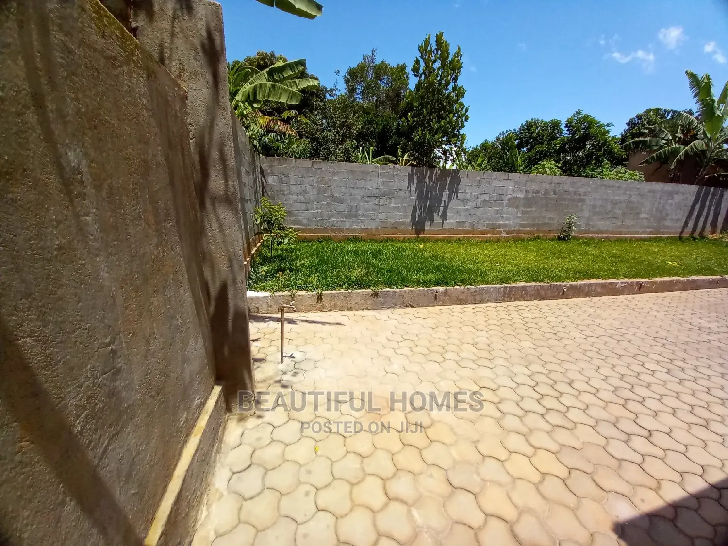 Furnished 4bdrm Bungalow in Kirinya Posh, Kira for Sale