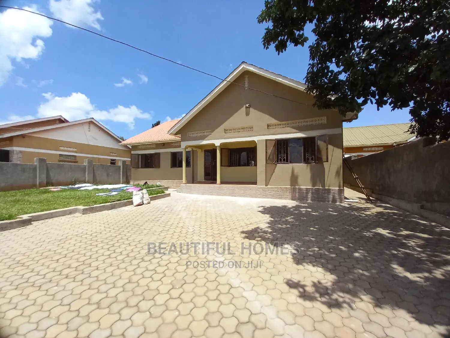 Furnished 4bdrm Bungalow in Kirinya, Central Division for Sale