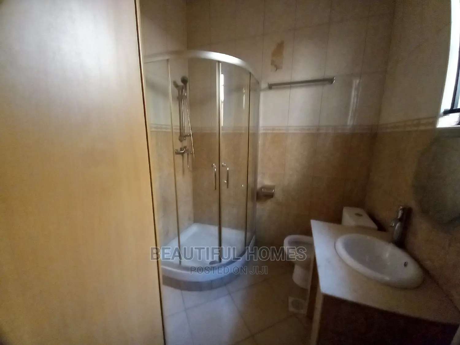Furnished 4bdrm Bungalow in Kyaliwajjara Quality, Central Division