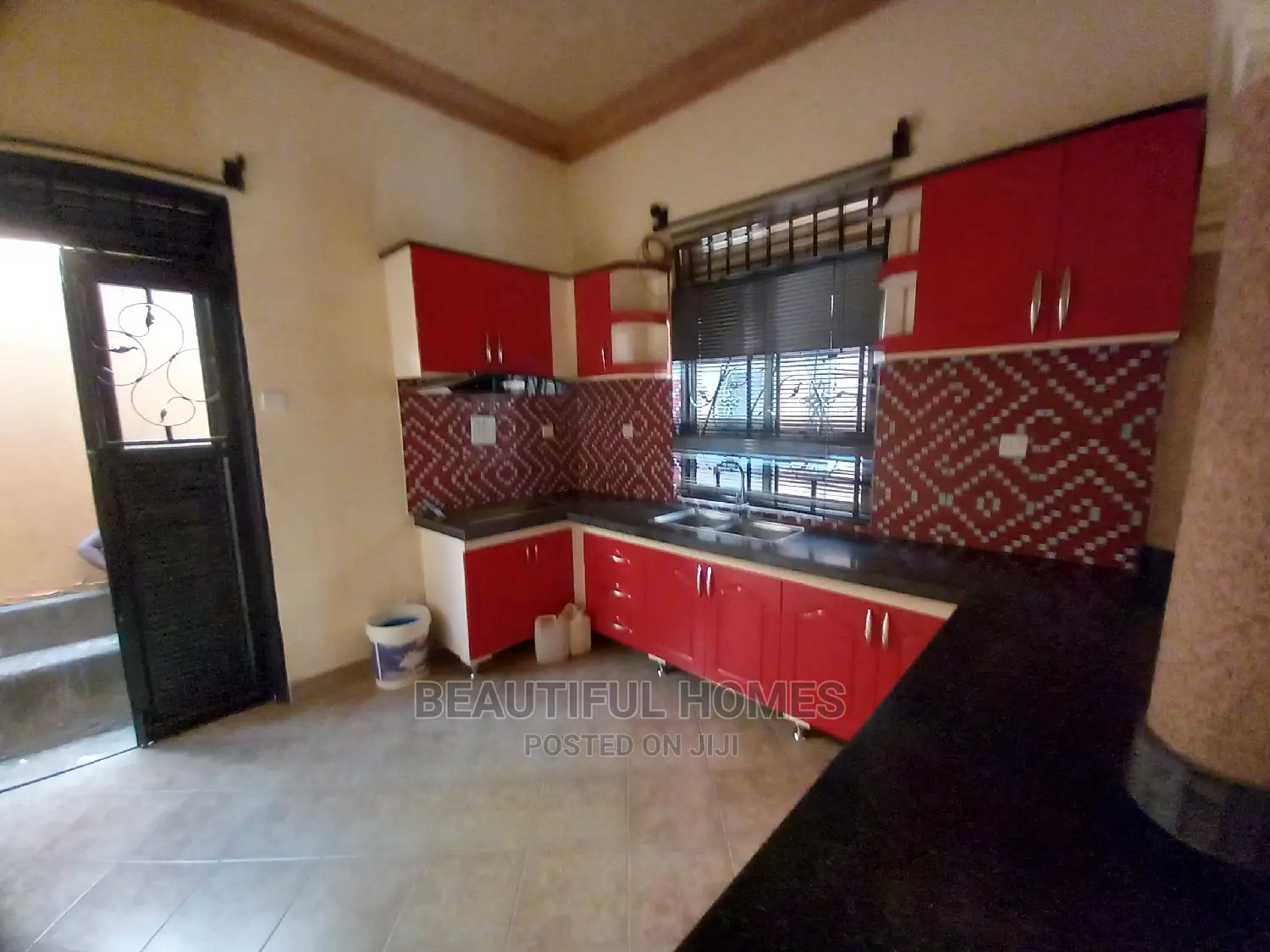 Furnished 4bdrm Bungalow in Kyaliwajjara Quality, Central Division
