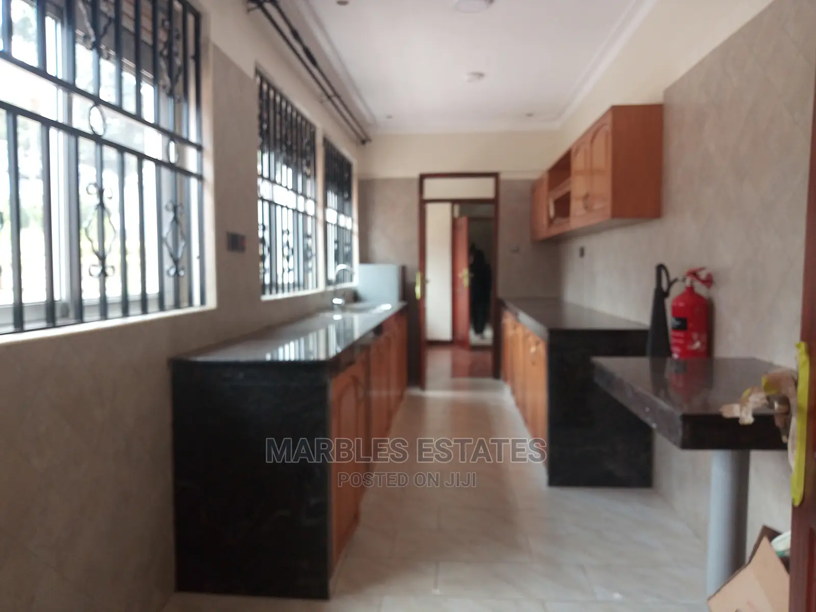 5bdrm Bungalow in Mbuya, Central Division for Rent