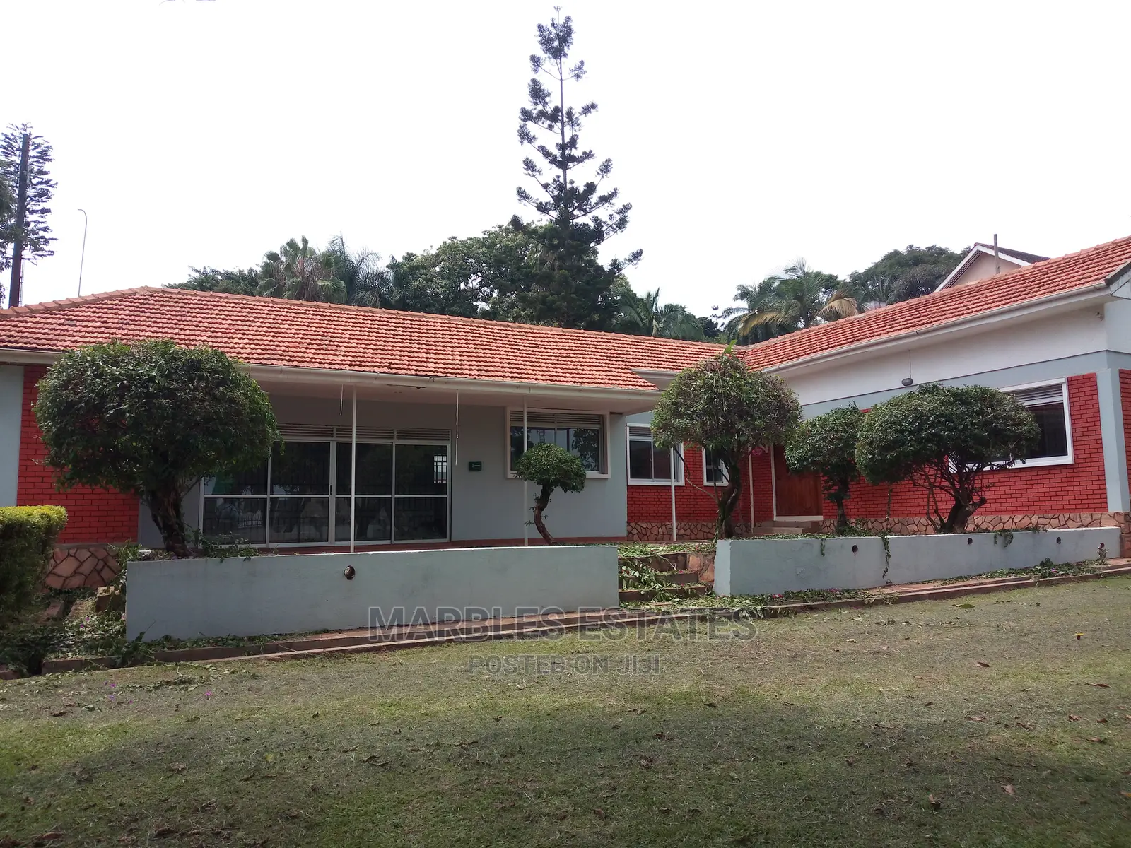 5bdrm Bungalow in Mbuya, Central Division for Rent