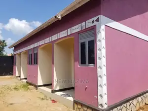 4bdrm House in Wakiso Namusera, Division a for Sale