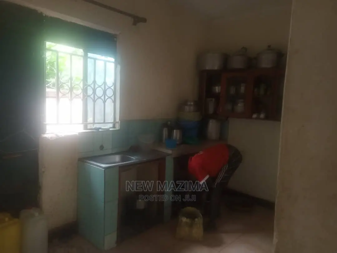 2bdrm House in Salaama Munyonyo Rd, Central Division for Sale