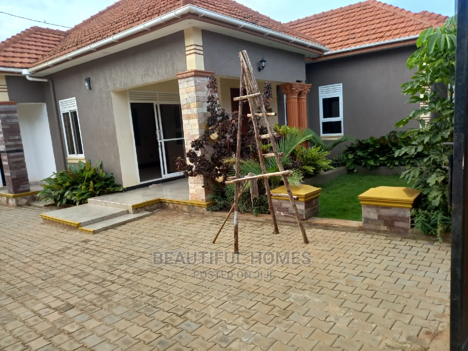 Furnished 4bdrm House in Kira Mamerito Road for Sale