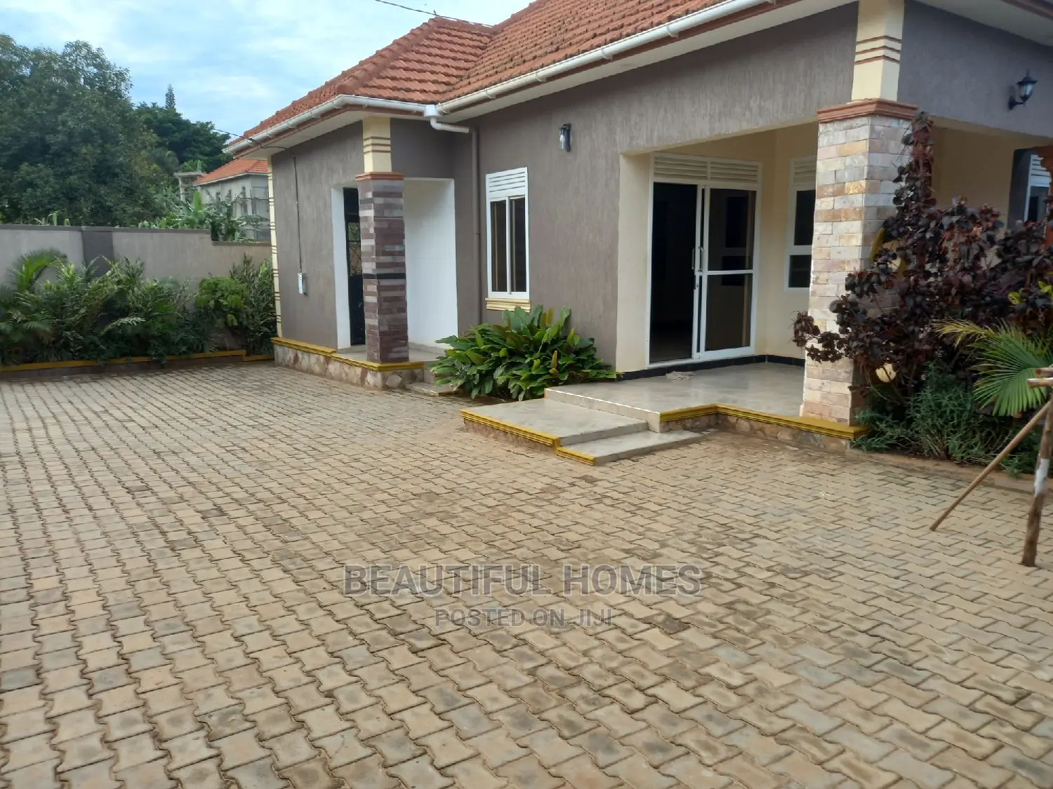 Furnished 4bdrm House in Kira Mamerito Road for Sale