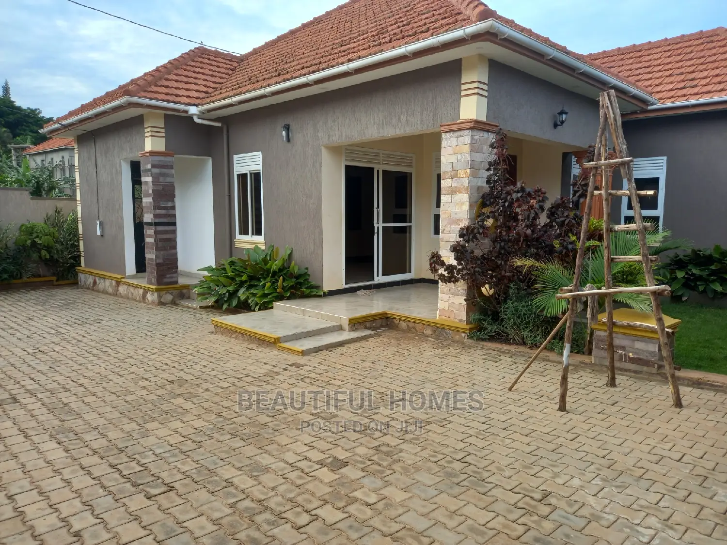Furnished 4bdrm House in Kira Mamerito Road for Sale