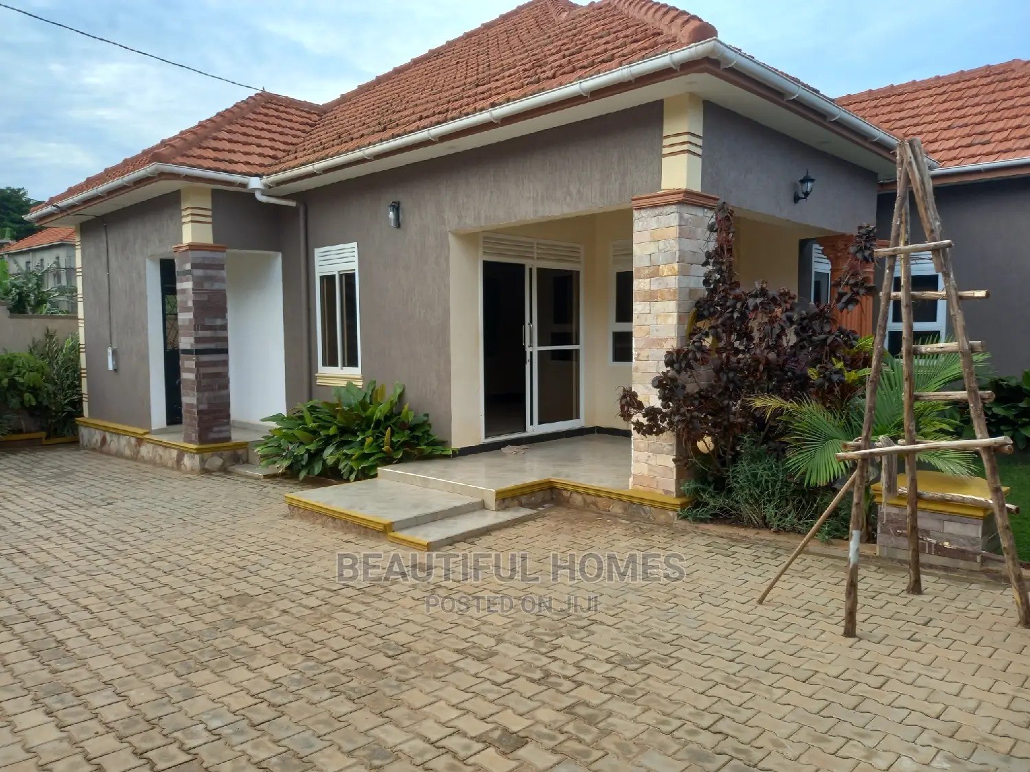 Furnished 4bdrm House in Kira Mamerito Road for Sale