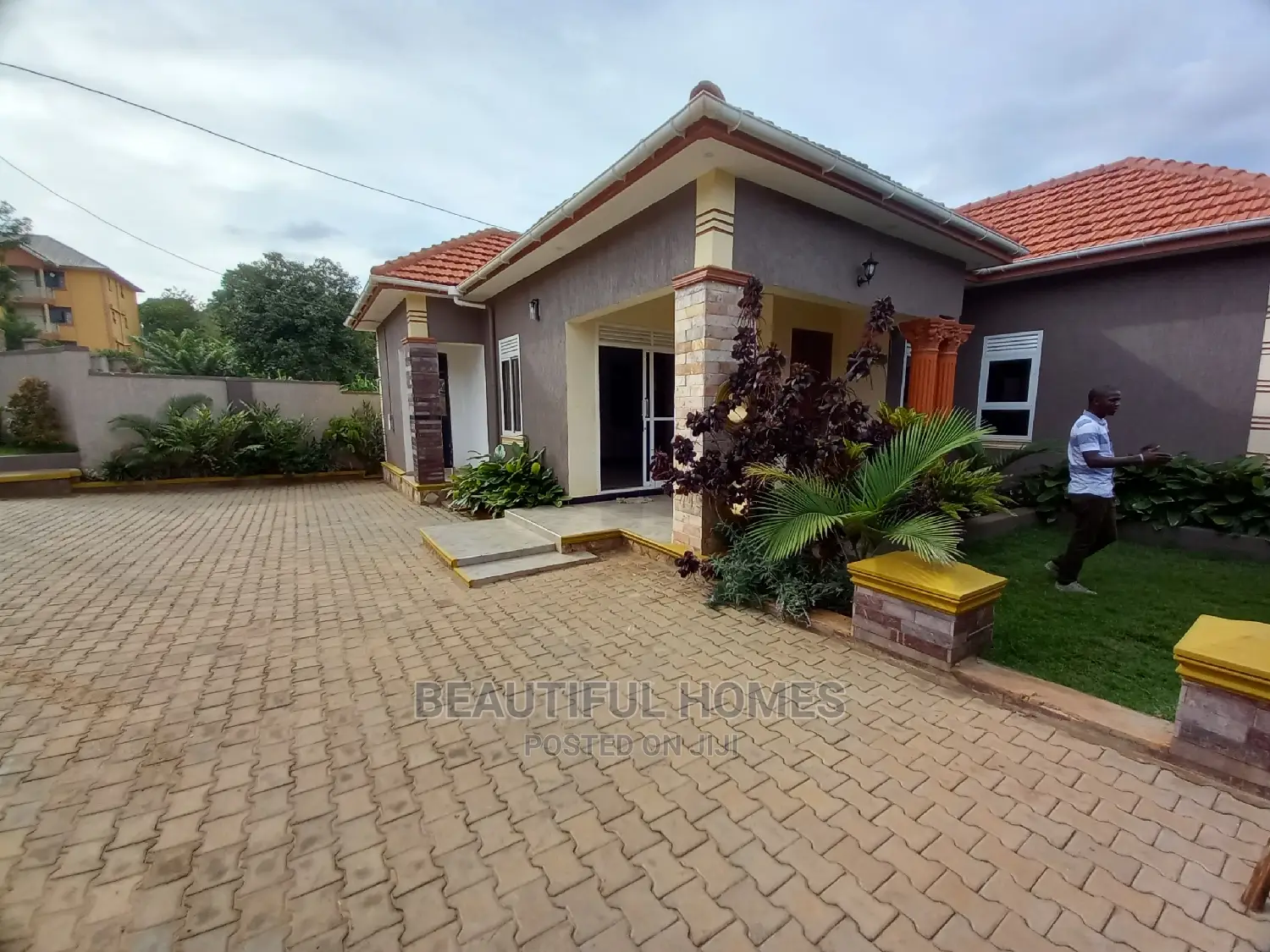 Furnished 4bdrm Bungalow in Kira Executive for Sale
