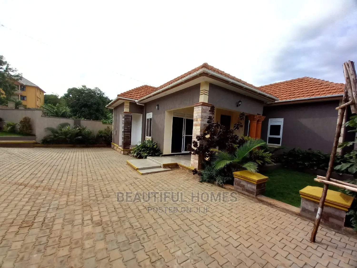 Furnished 4bdrm Bungalow in Kira Executive for Sale