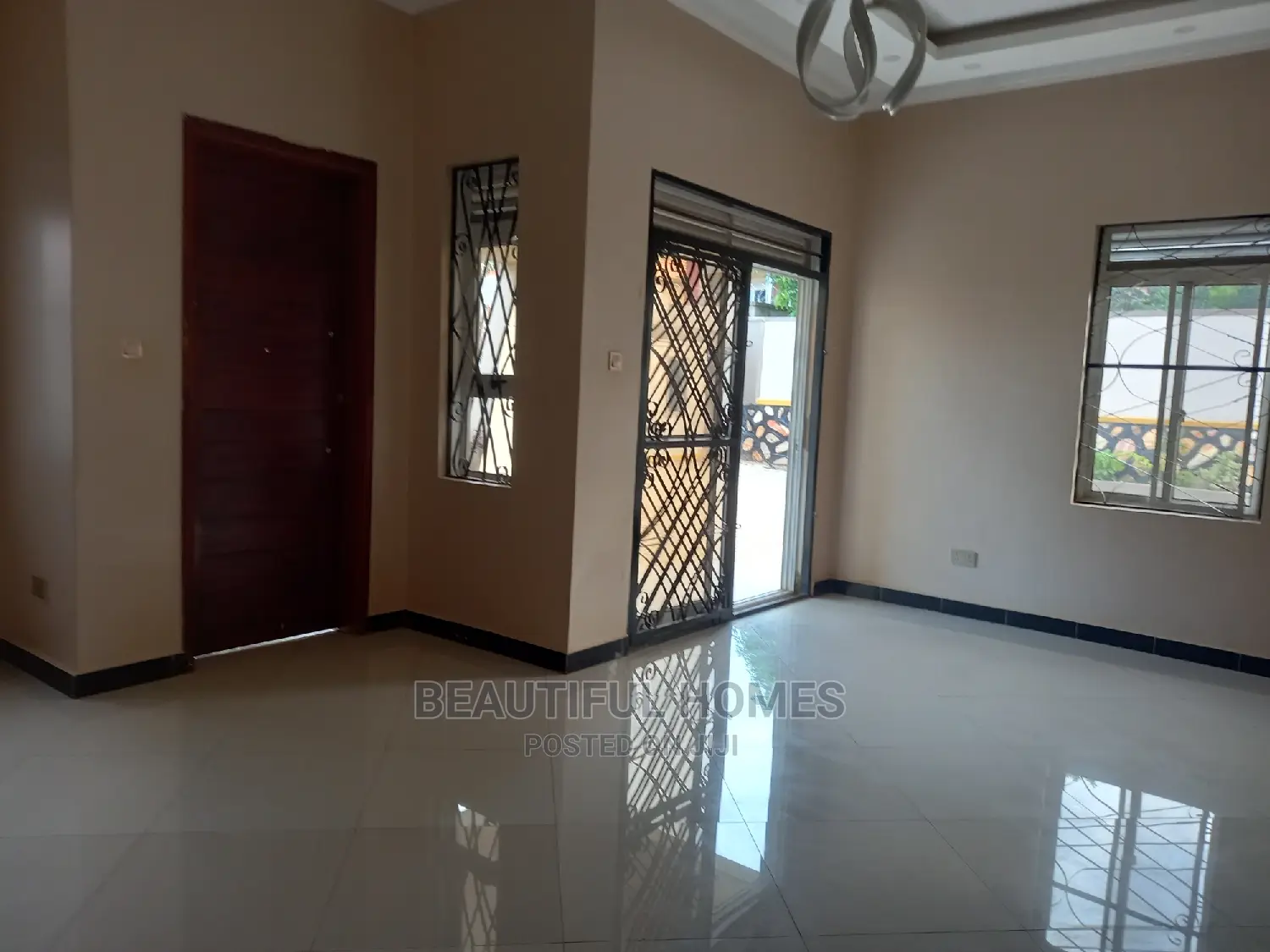 Furnished 4bdrm House in Kira Rich Estate for Sale